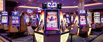 Kartu fitur hagoslot dengan aksen futuristis