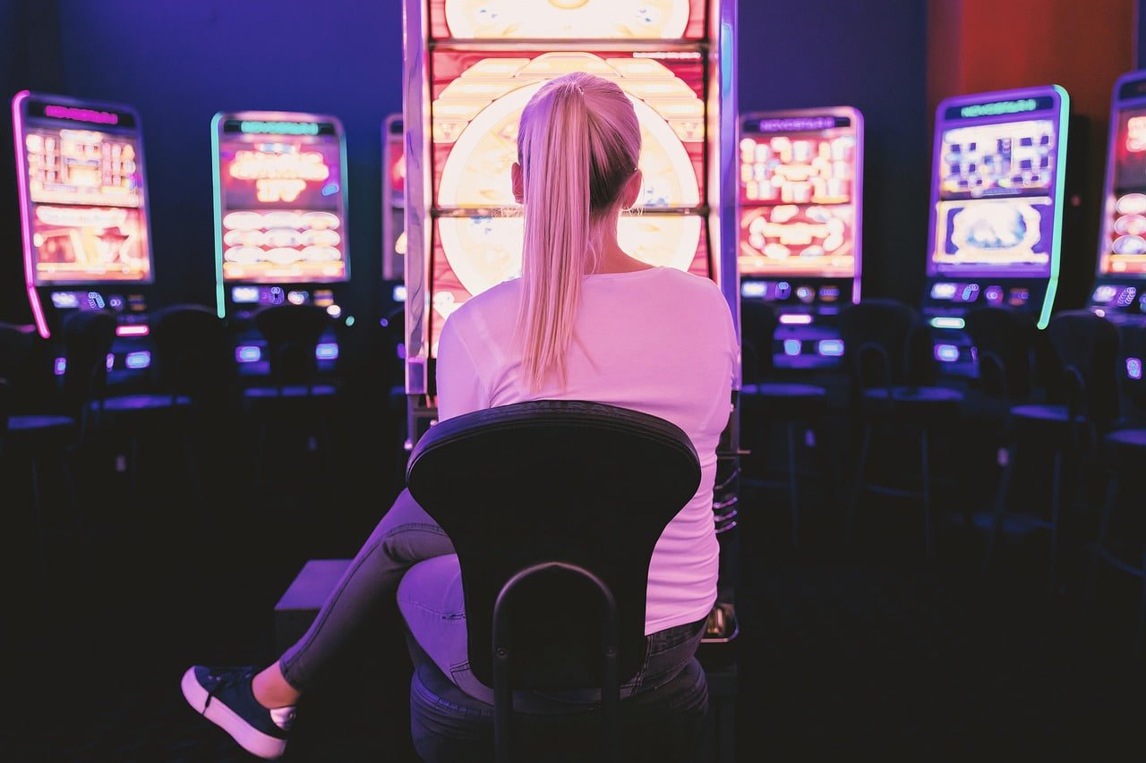Arena Tenis Meja futuristis hagoslot